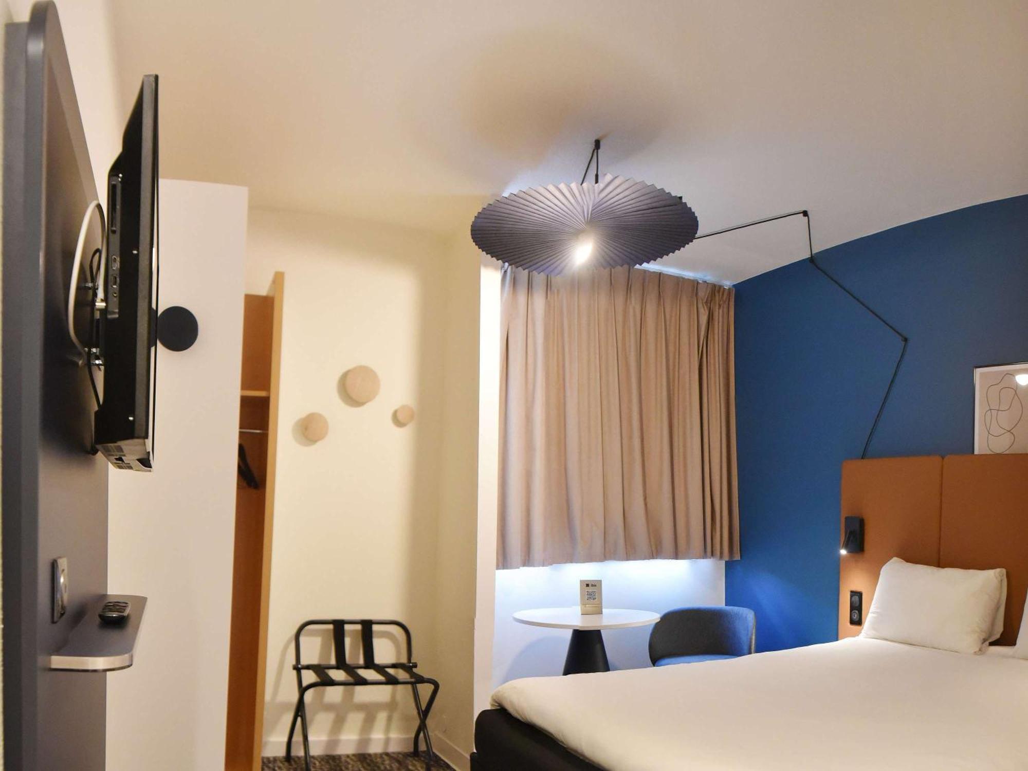 Ibis Laval Le Relais D'Armor Hotel Change  Exterior photo